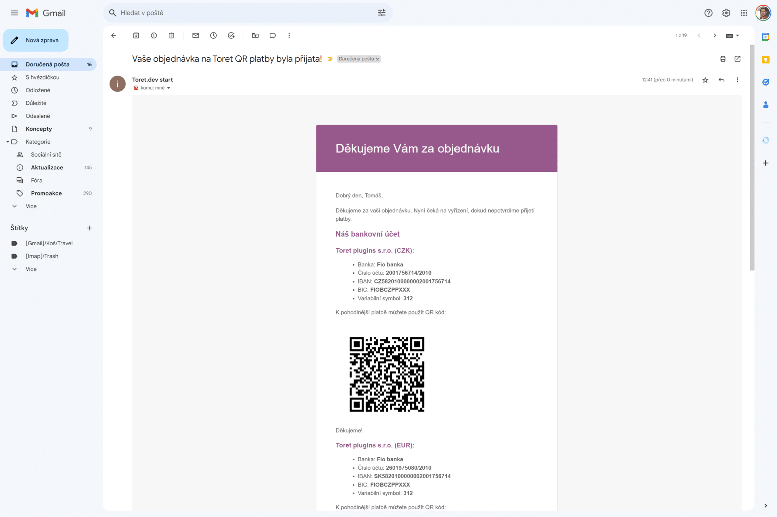 QR kód pro zaplacení v e-mailu o objednávce.